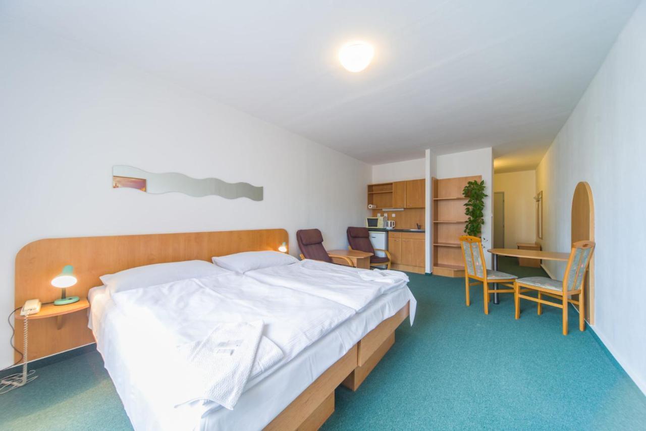 Hotel Arnost Garni Pardubice Eksteriør billede