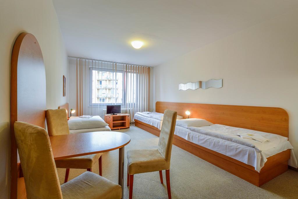 Hotel Arnost Garni Pardubice Eksteriør billede