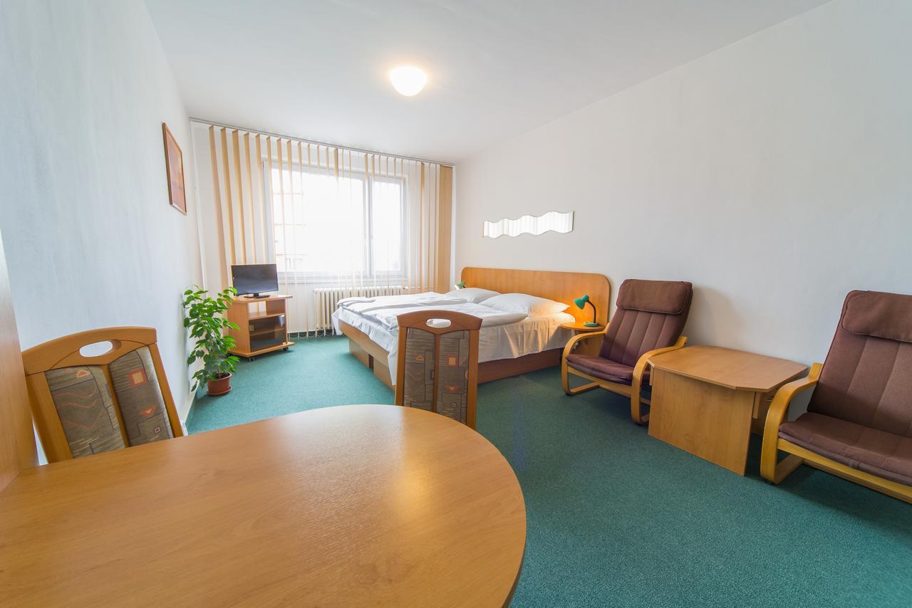 Hotel Arnost Garni Pardubice Eksteriør billede