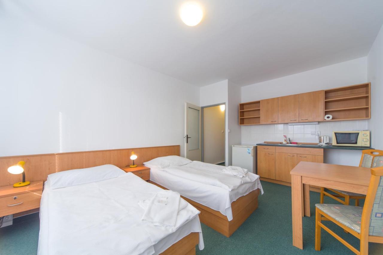 Hotel Arnost Garni Pardubice Eksteriør billede